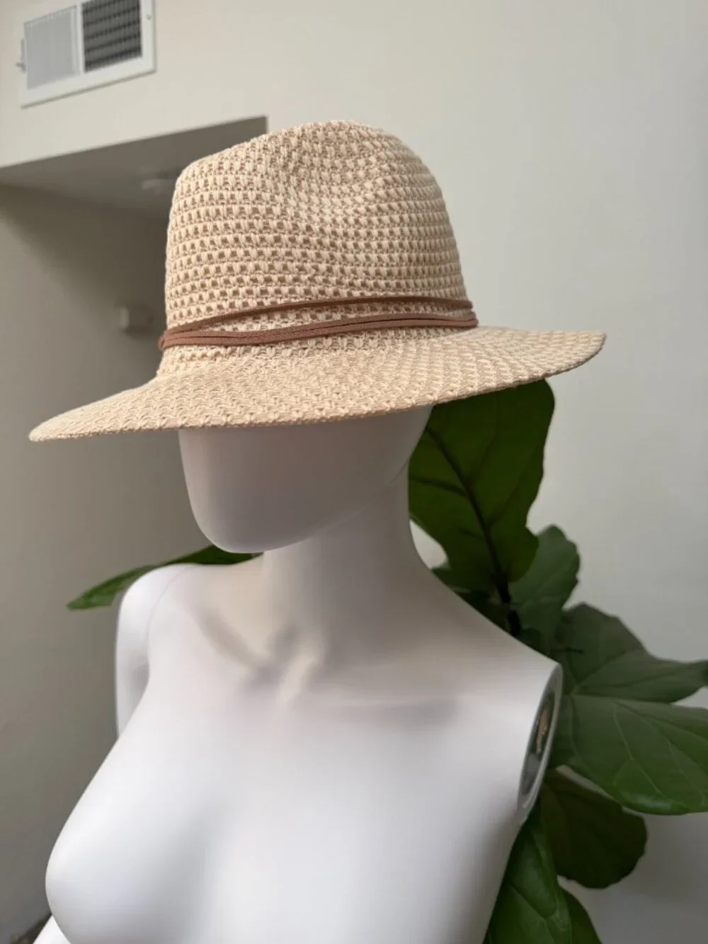 NWT Women's Straw Fedora Hat